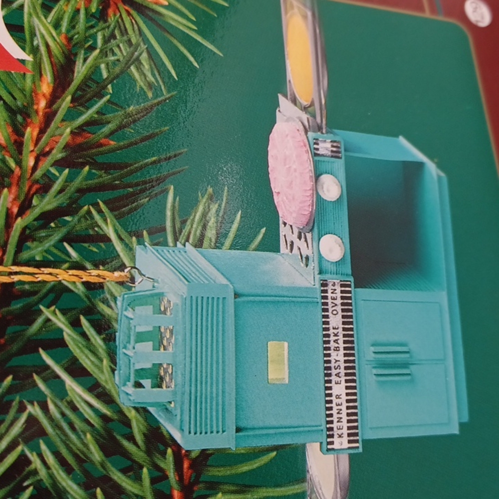 Carlton Cards Easy Bake Oven Ornament - Picture 2 of 11